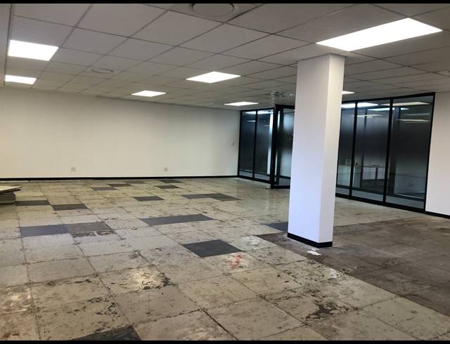 141M² OFFICE TO LET IN SANDHURST